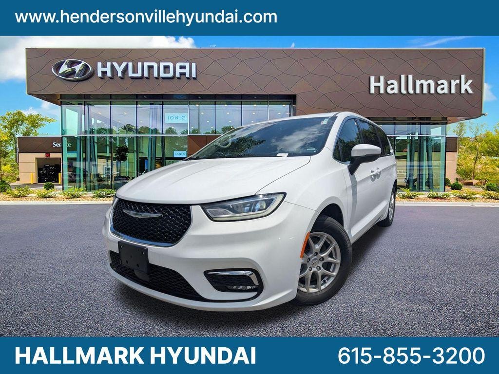 Used 2023 Chrysler Pacifica Touring L Passenger Van