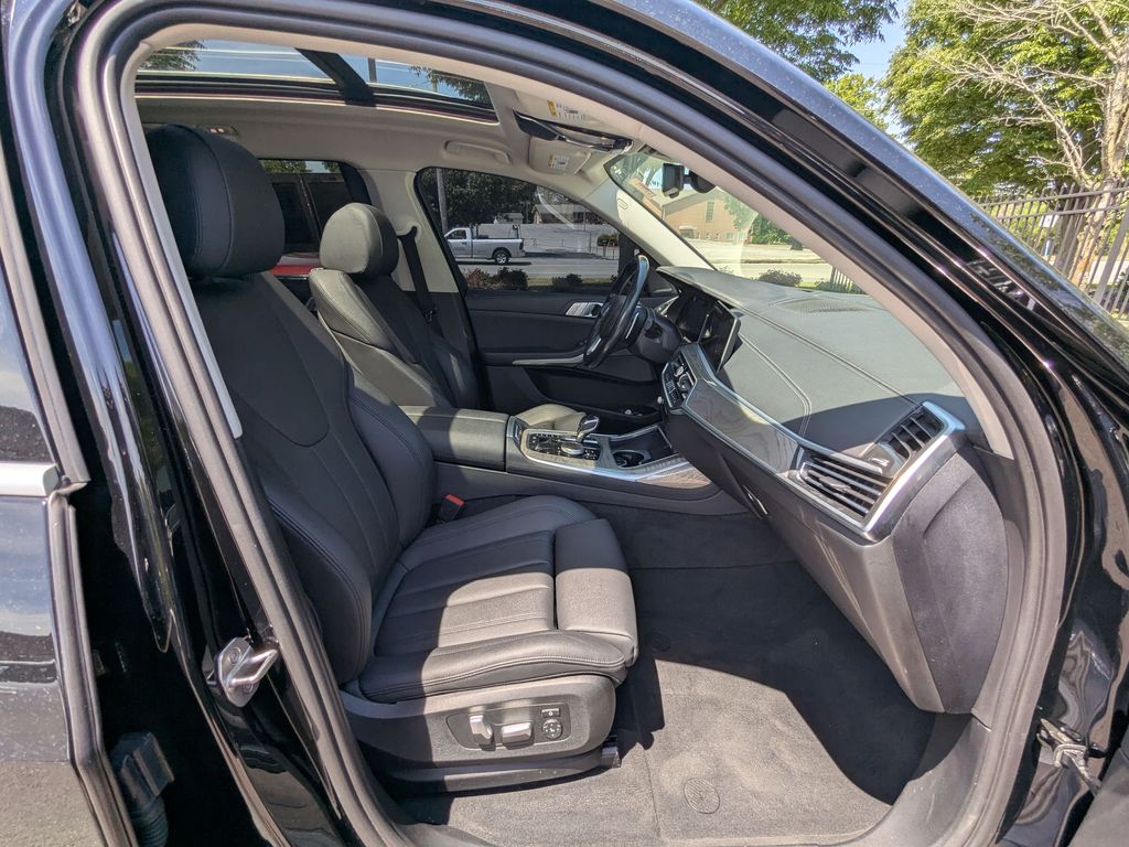 2020 BMW X7 40i - Photo 28