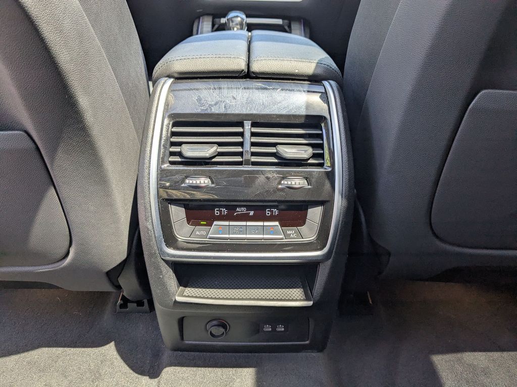 2020 BMW X7 40i - Photo 19