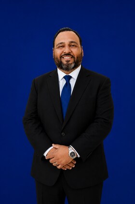 Staff member Dario Beltran from ID_839459
