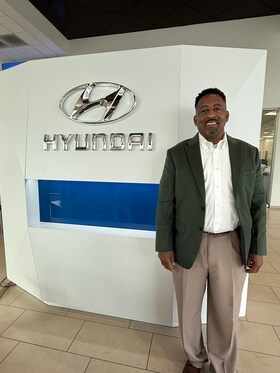 Staff member  Robert Thomas from ID_7968fd626c4d