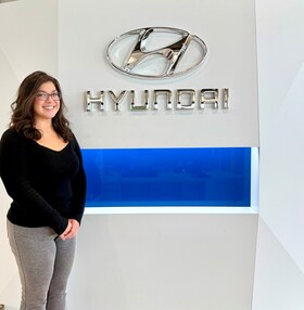 Staff member Stefanie Mays from ID_9135e988401a