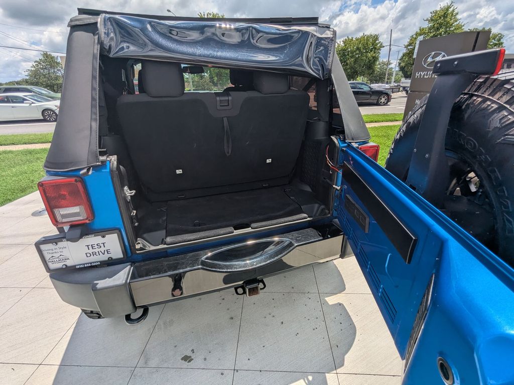 2016 Jeep Wrangler Willys Wheeler - Photo 6