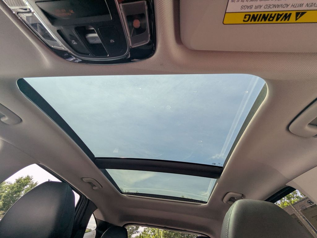 2025 Hyundai Tucson Limited - Photo 16