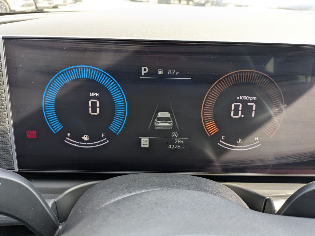 2025 Hyundai Tucson SE - Photo 11