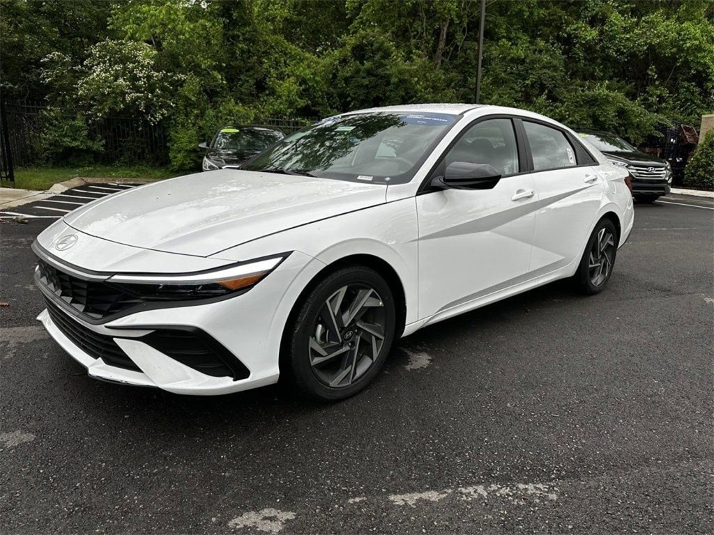 Certified 2025 Hyundai Elantra SEL with VIN KMHLM4DG3SU868985 for sale in Hendersonville, TN