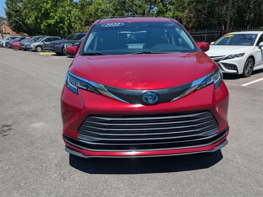 Used 2022 Toyota Sienna LE with VIN 5TDKSKFC0NS045833 for sale in Hendersonville, TN