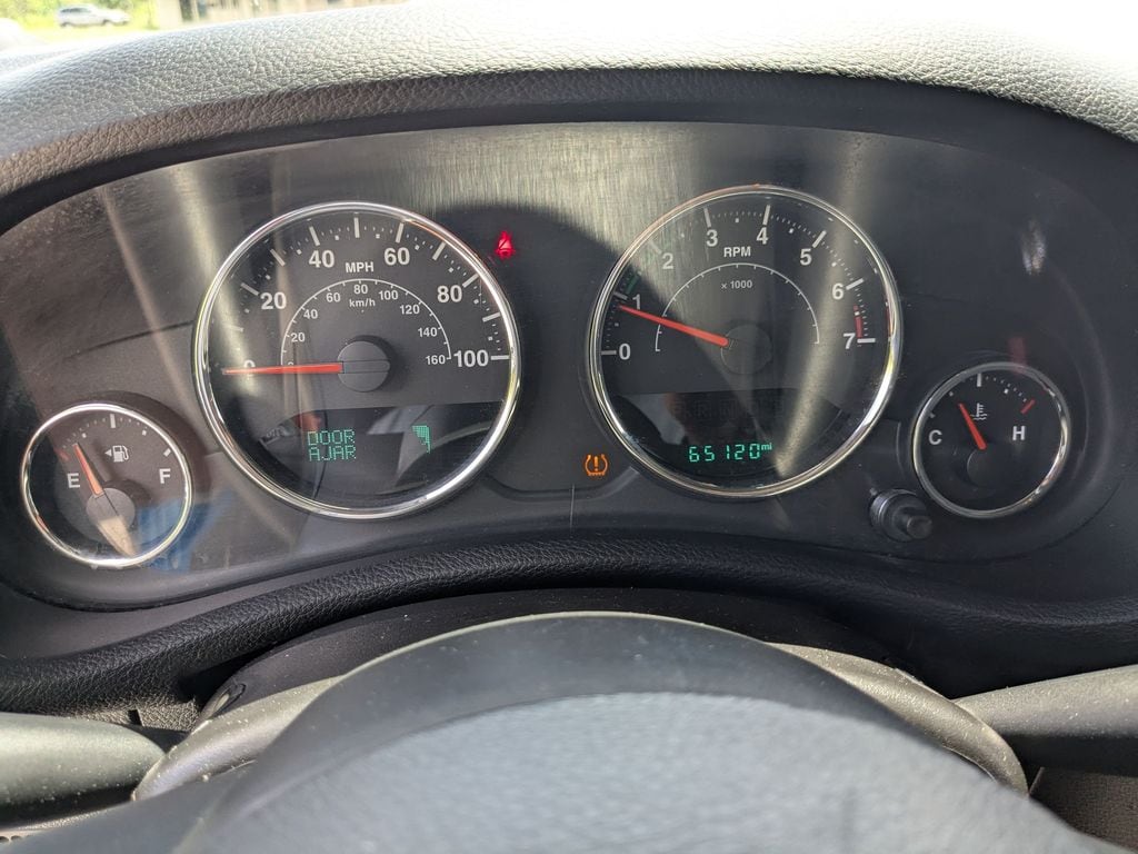 2016 Jeep Wrangler Willys Wheeler - Photo 11