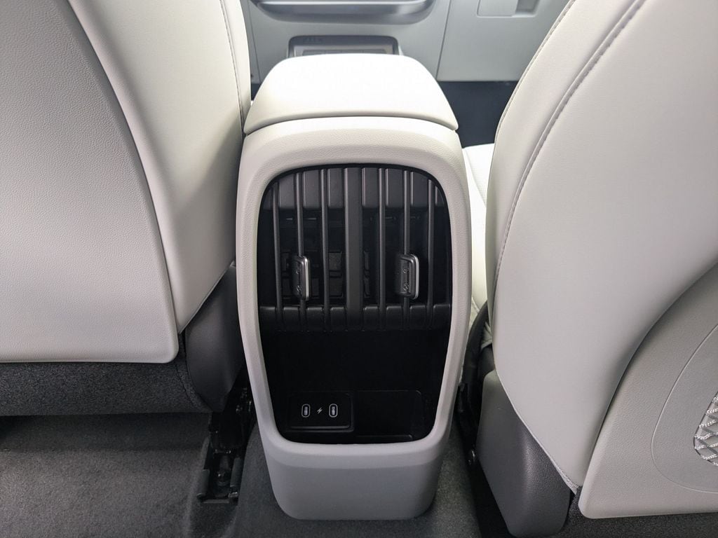 2026 Hyundai Kona Limited - Photo 18