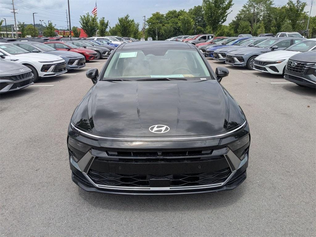New 2025 Hyundai Sonata Hybrid Limited Sedan