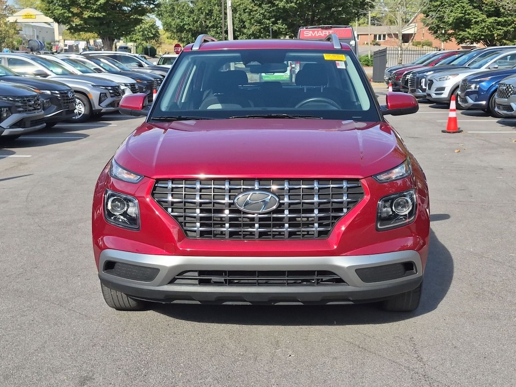 Used 2025 Hyundai Venue SEL Sport Utility
