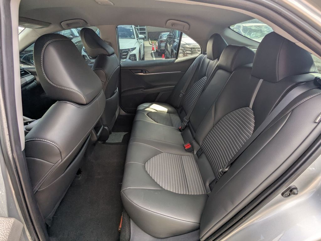 2024 Toyota Camry SE - Photo 18