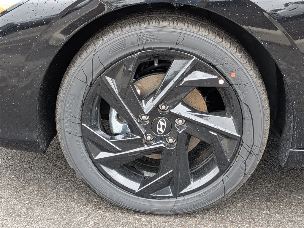 New 2026 Hyundai Elantra SEL Sport Sedan