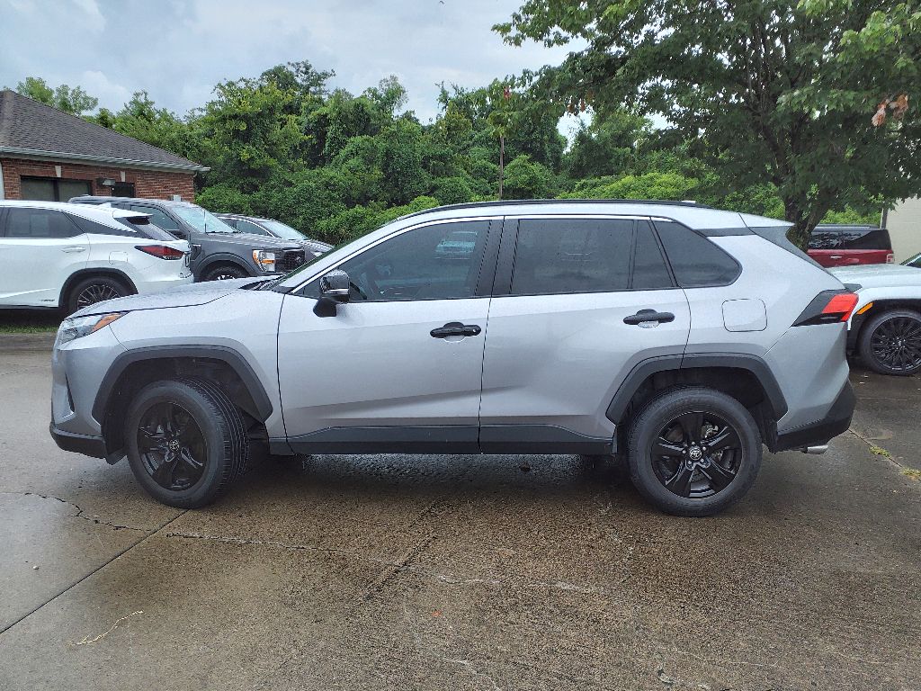 Used 2022 Toyota RAV4 XLE with VIN 2T3W1RFV4NC174740 for sale in Hendersonville, TN