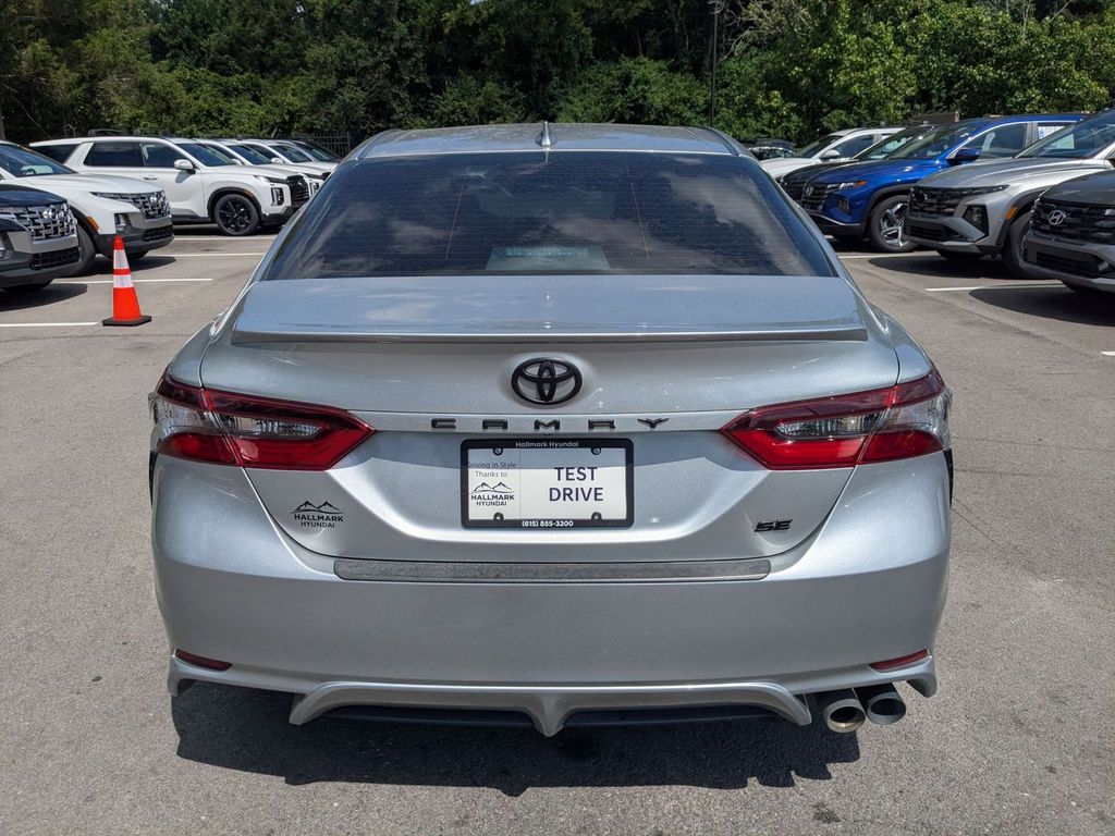 2024 Toyota Camry SE - Photo 7