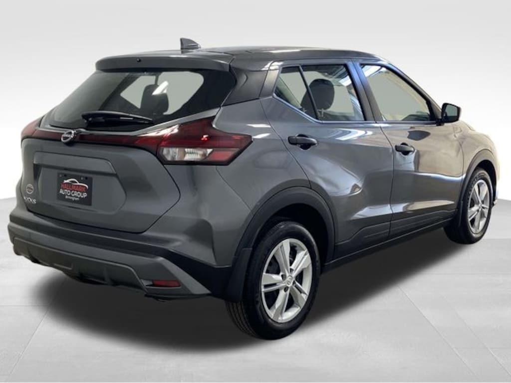 New 2025 Nissan Kicks Play S SUV