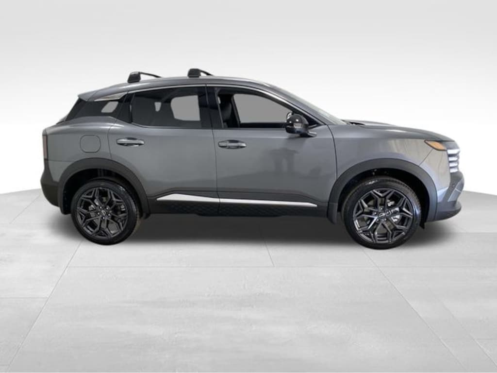 New 2026 Nissan Kicks SR SUV