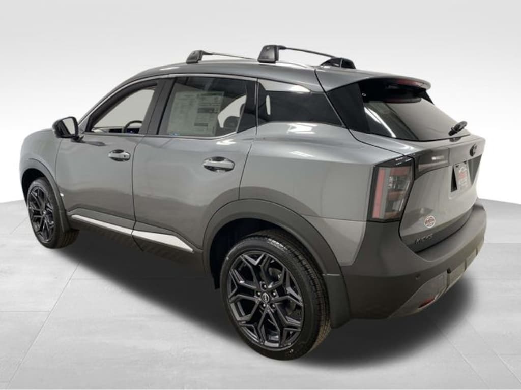 New 2026 Nissan Kicks SR SUV