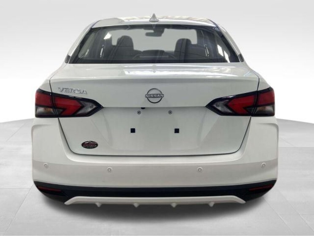 New 2025 Nissan Versa 1.6 SV Sedan