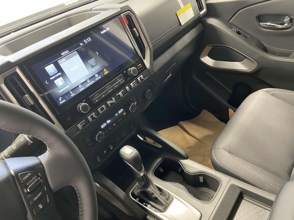 2025 Nissan Frontier SV - Photo 17