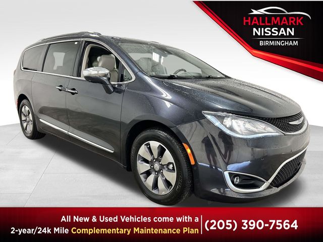 2020 Chrysler Pacifica Hybrid Limited's photo
