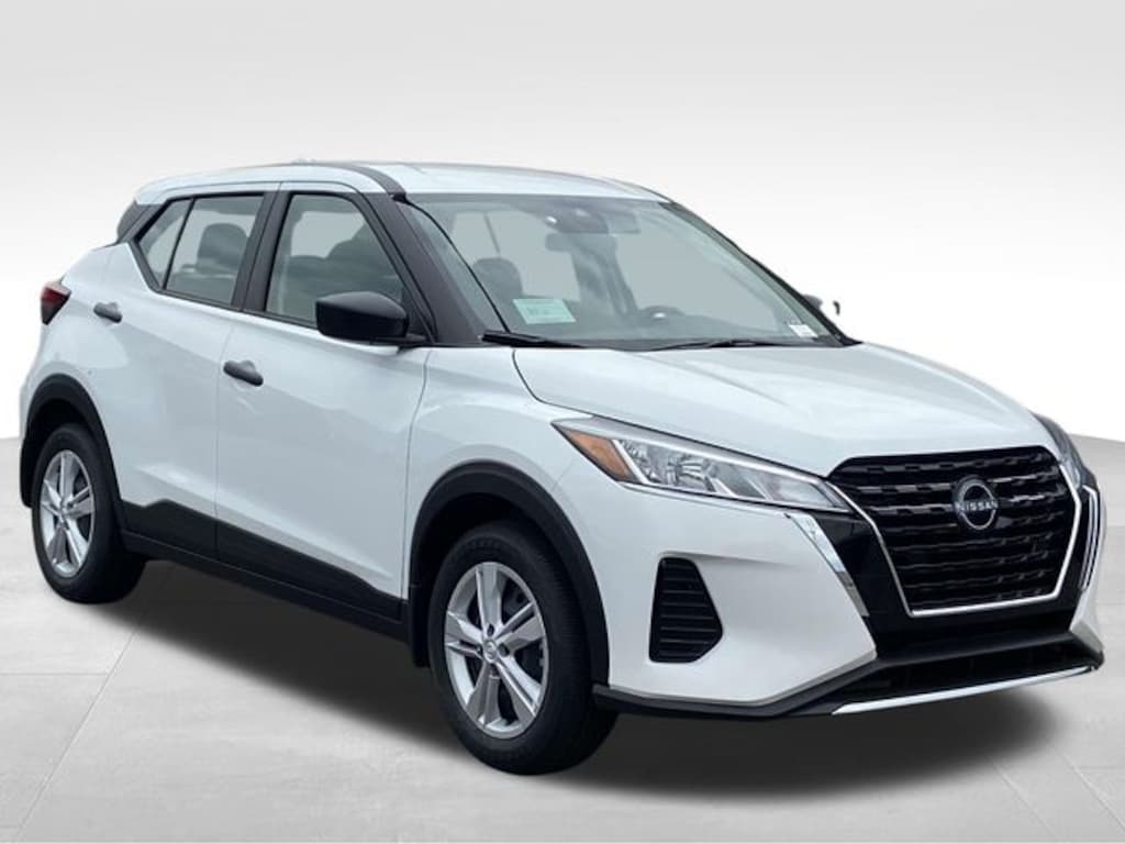 New 2025 Nissan Kicks Play S SUV