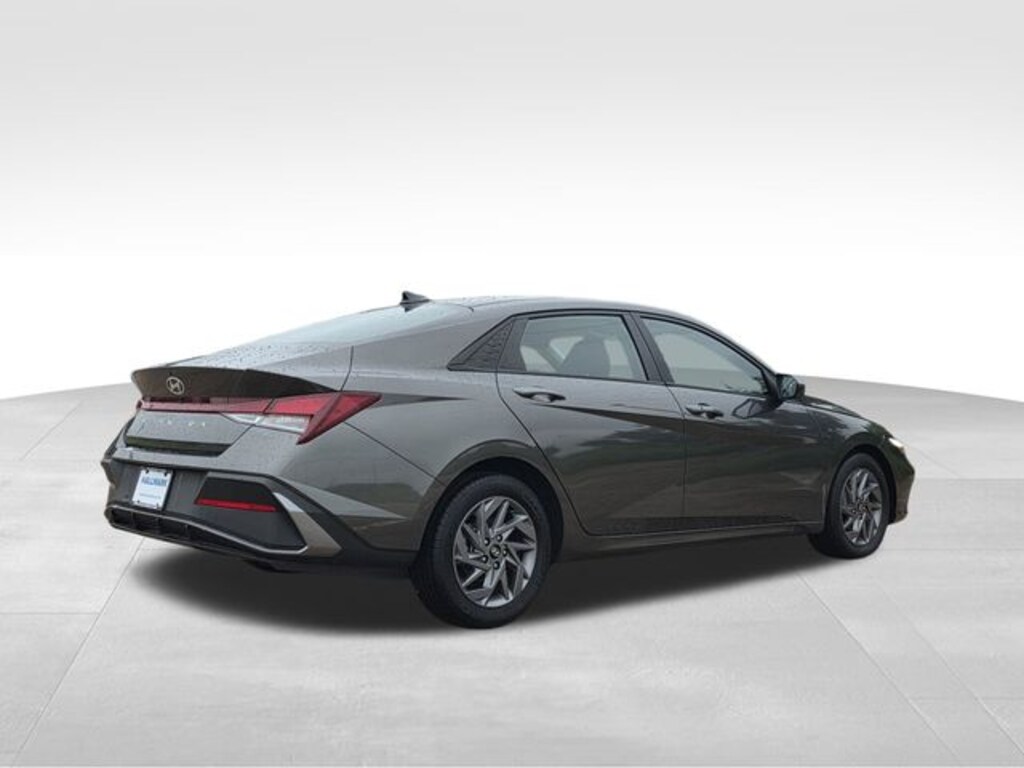Used 2024 Hyundai Elantra SEL Sedan