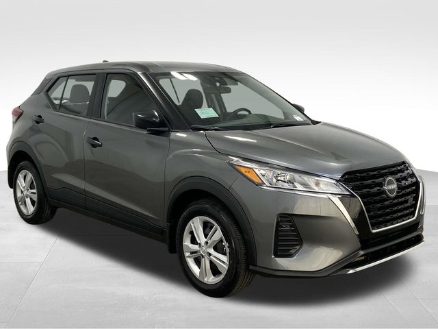 2025 Nissan KICKS PLAY Base