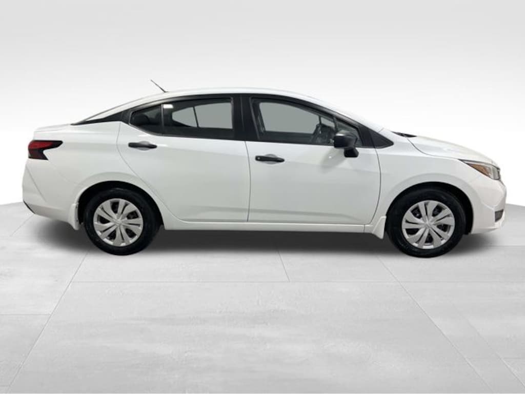 New 2025 Nissan Versa 1.6 S Sedan