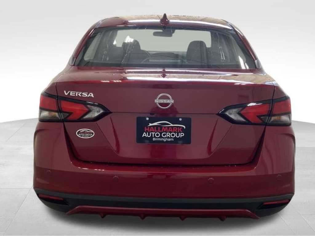New 2025 Nissan Versa 1.6 SV Sedan