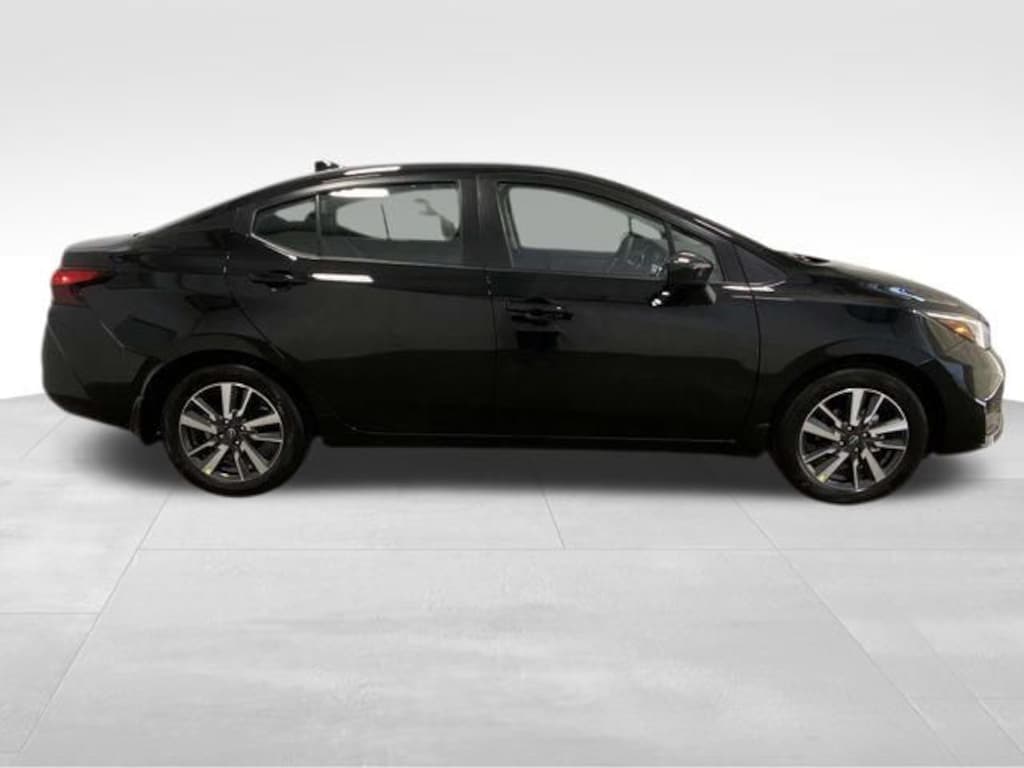 New 2025 Nissan Versa 1.6 SV Sedan