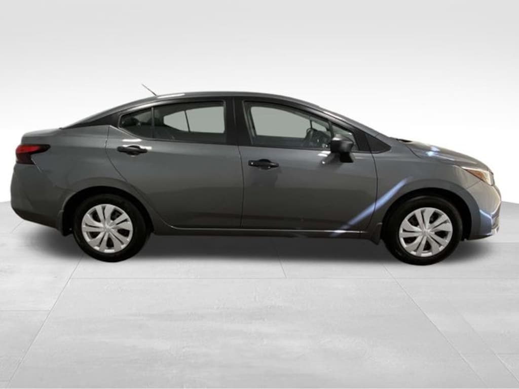New 2025 Nissan Versa 1.6 S Sedan