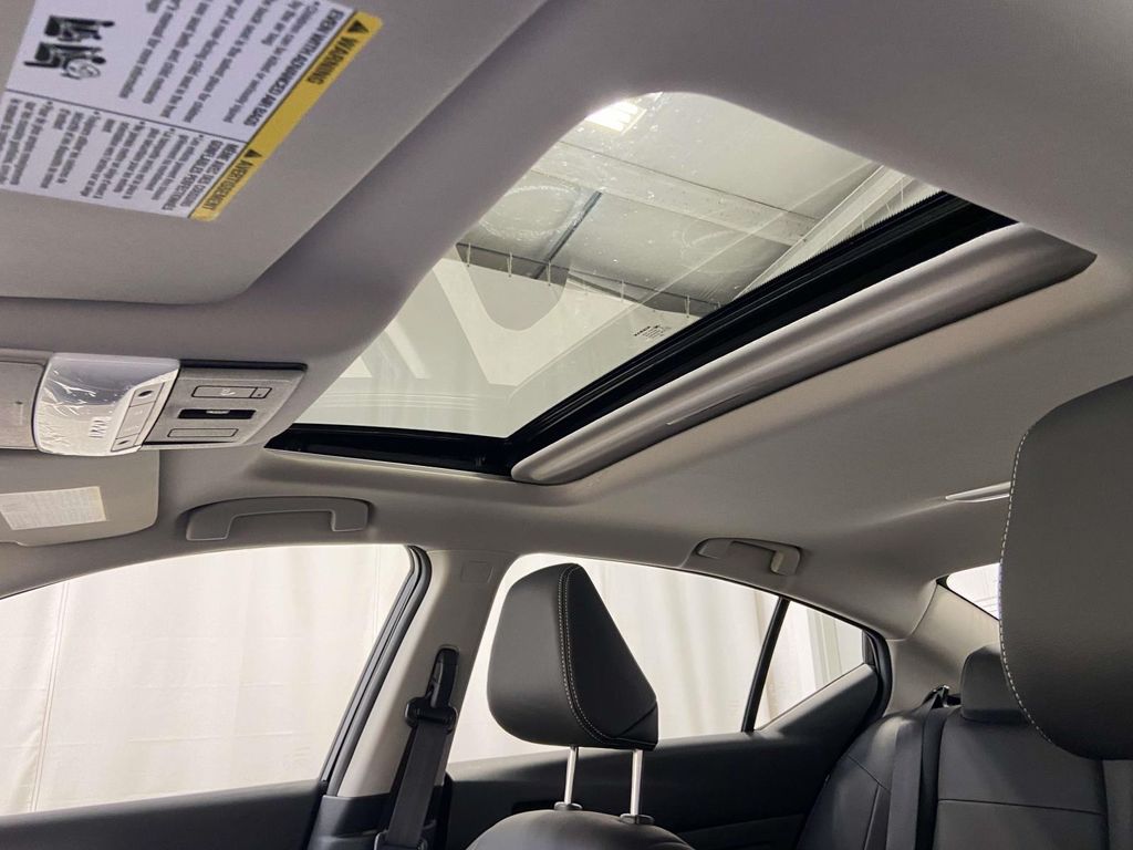 2025 Nissan Altima SL - Photo 15