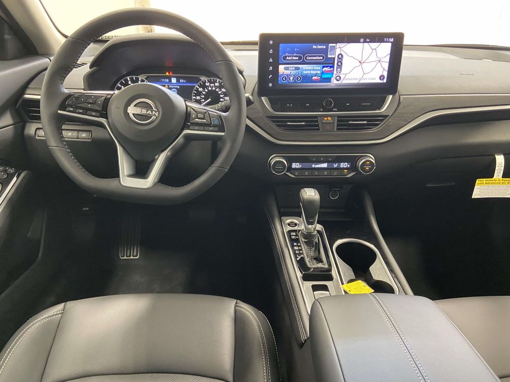 2025 Nissan Altima SL - Photo 8
