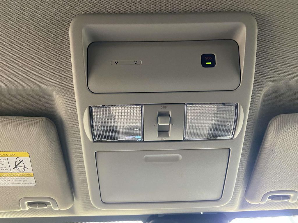 2025 Nissan Frontier SV - Photo 18