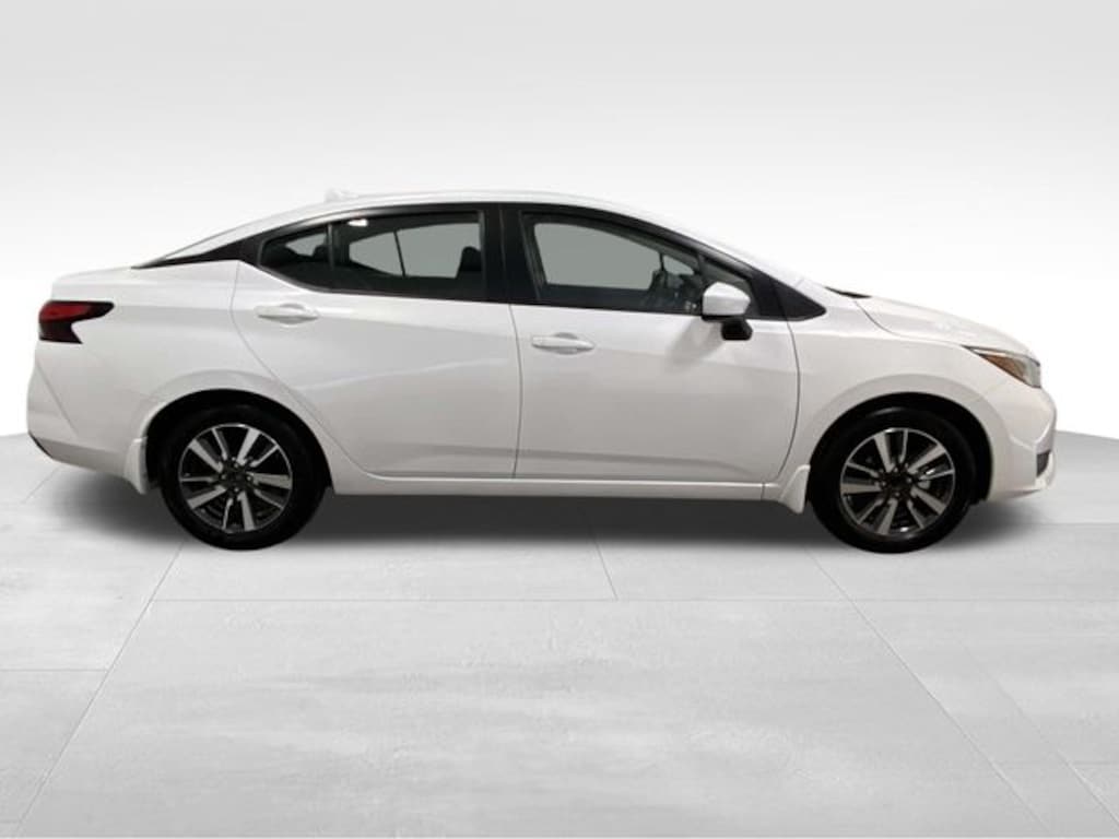 New 2025 Nissan Versa 1.6 SV Sedan