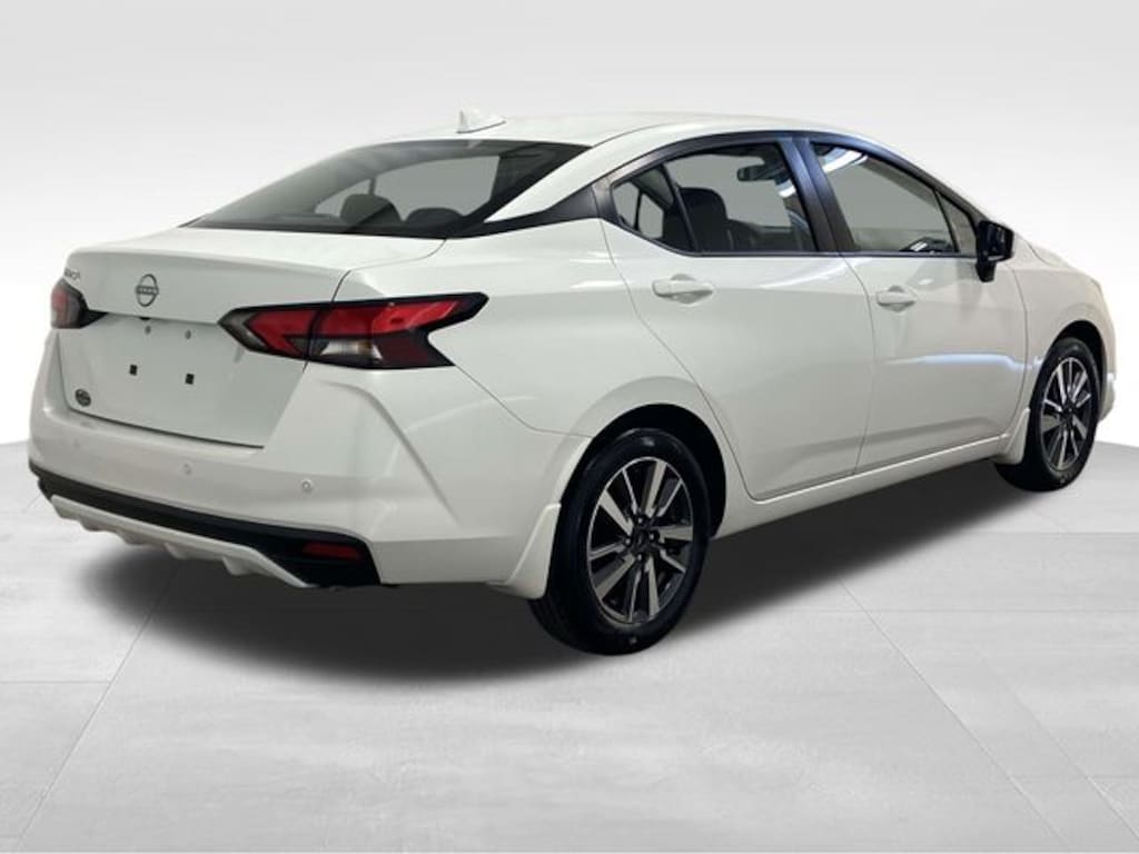 New 2025 Nissan Versa 1.6 SV Sedan