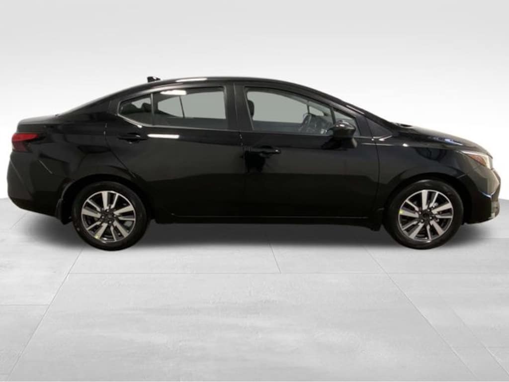 New 2025 Nissan Versa 1.6 SV Sedan