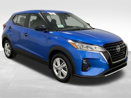 2025 Nissan Kicks Play S SUV