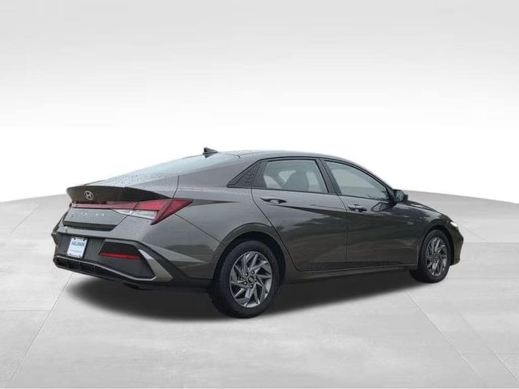 Used 2024 Hyundai Elantra SEL Sedan