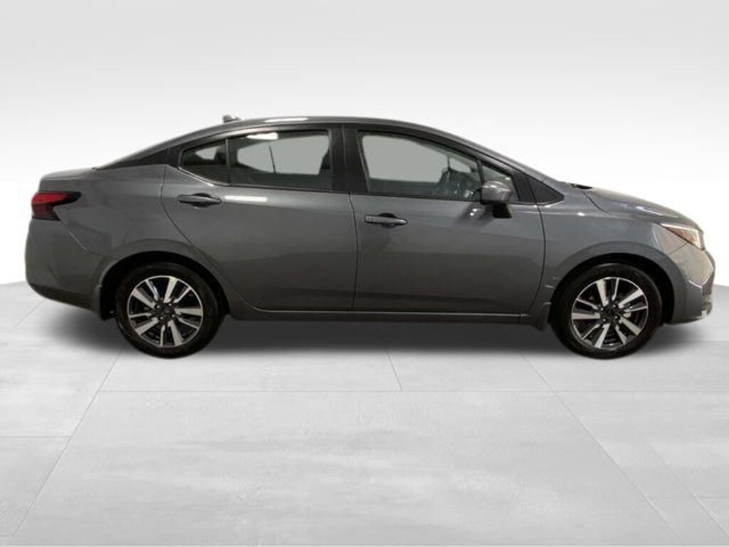 New 2025 Nissan Versa 1.6 SV Sedan