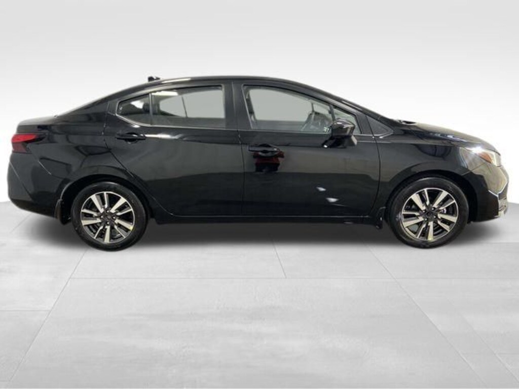 New 2025 Nissan Versa 1.6 SV Sedan