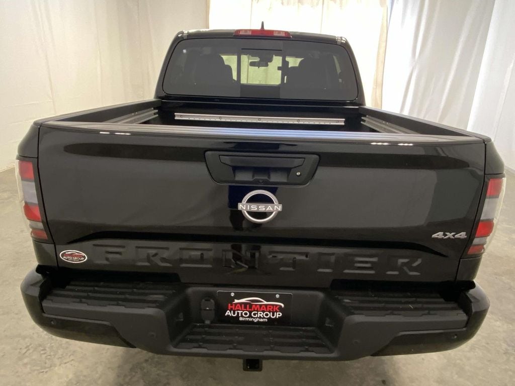 New 2025 Nissan Frontier SV Crew Cab