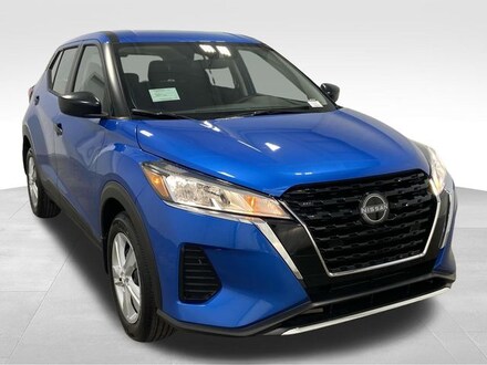 2025 Nissan Kicks Play S SUV