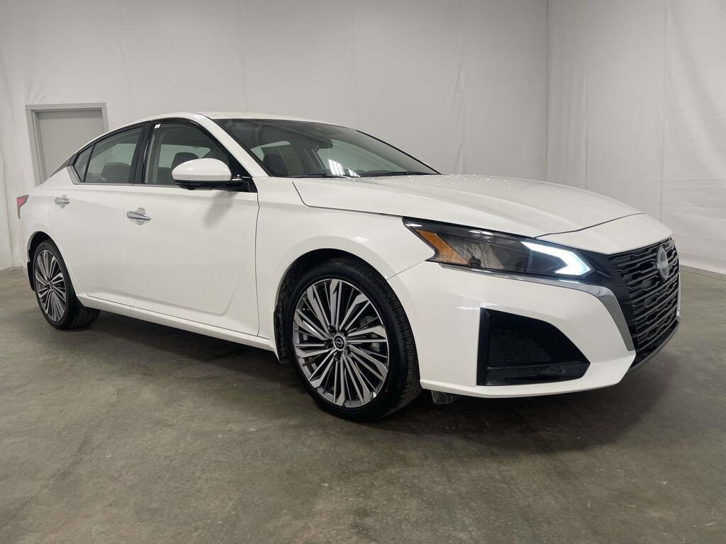 Used 2025 Nissan