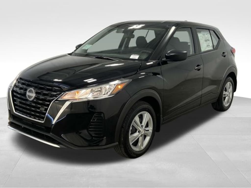 New 2025 Nissan Kicks Play S SUV