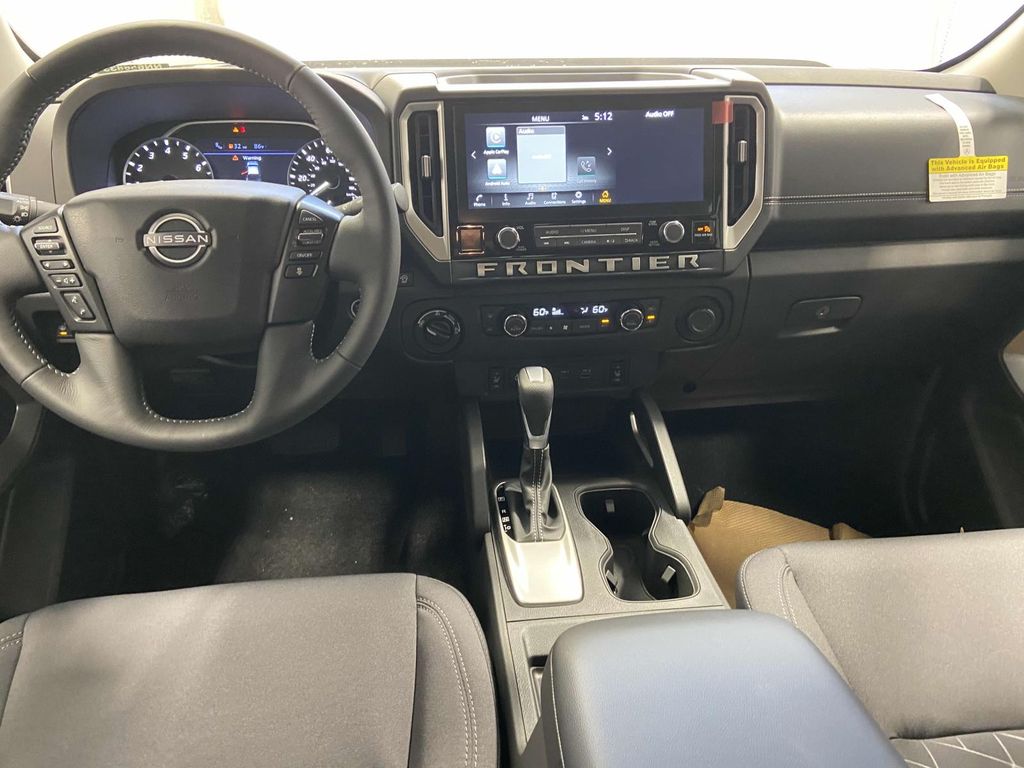 2025 Nissan Frontier SV - Photo 9