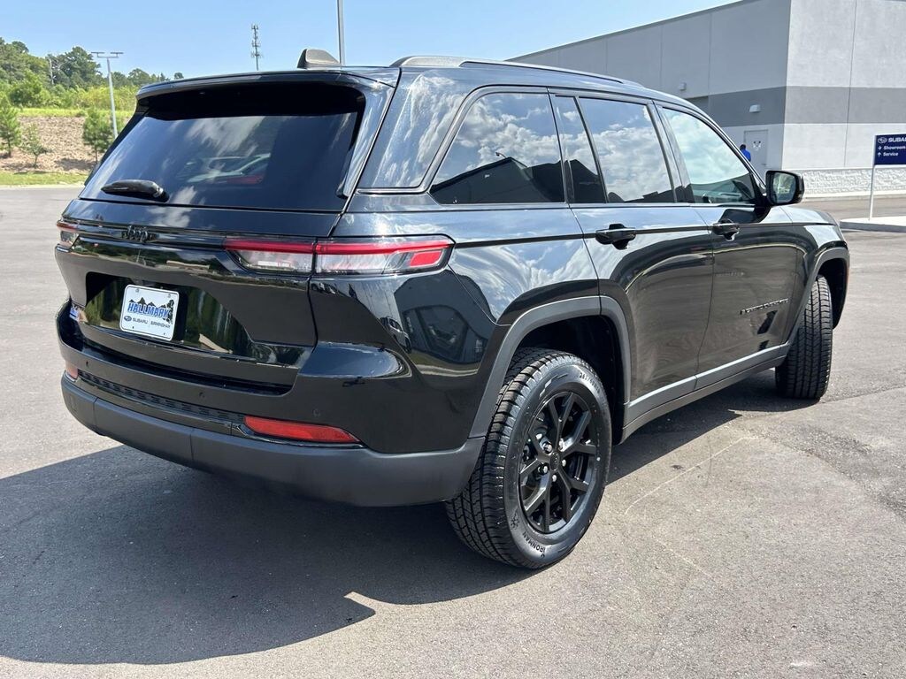 Used 2024 Jeep Grand Cherokee Altitude Sport Utility