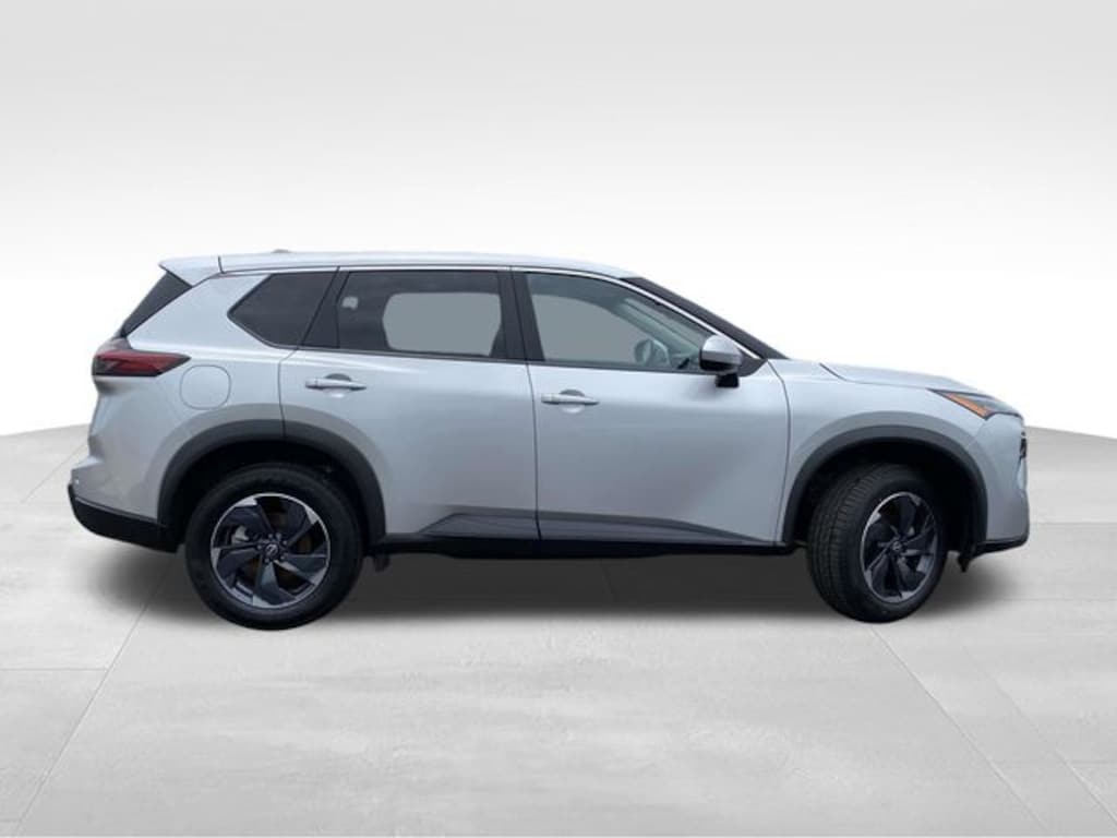 Used 2024 Nissan Rogue SV SUV