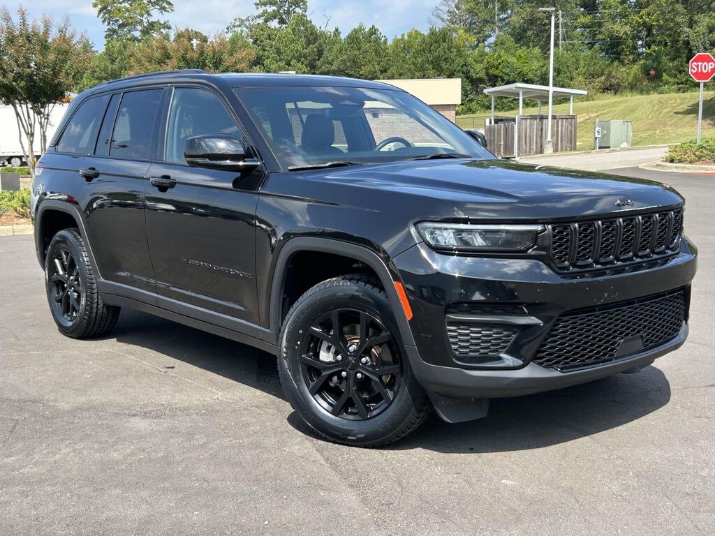 Used 2024 Jeep Grand Cherokee Altitude Sport Utility